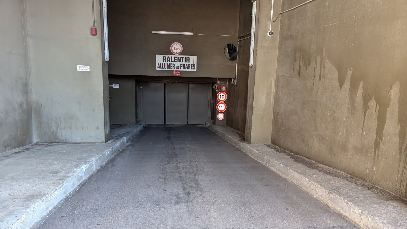 Photo Parking / box Paris 11 m2 image 4/4