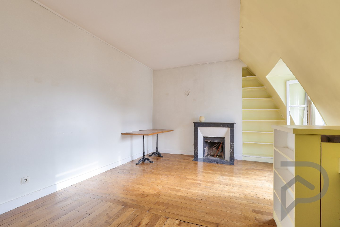 Photo Paris V - Place Monge - Studio 27m2 lumineux dernier étage image 4/6