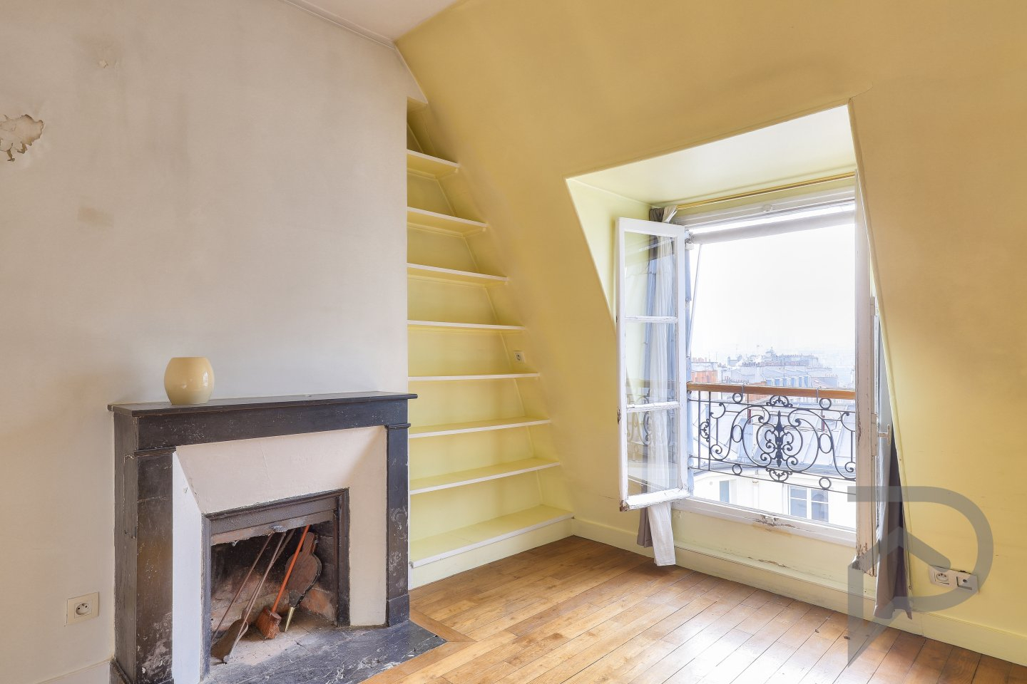 Photo Paris V - Place Monge - Studio 27m2 lumineux dernier étage image 5/6