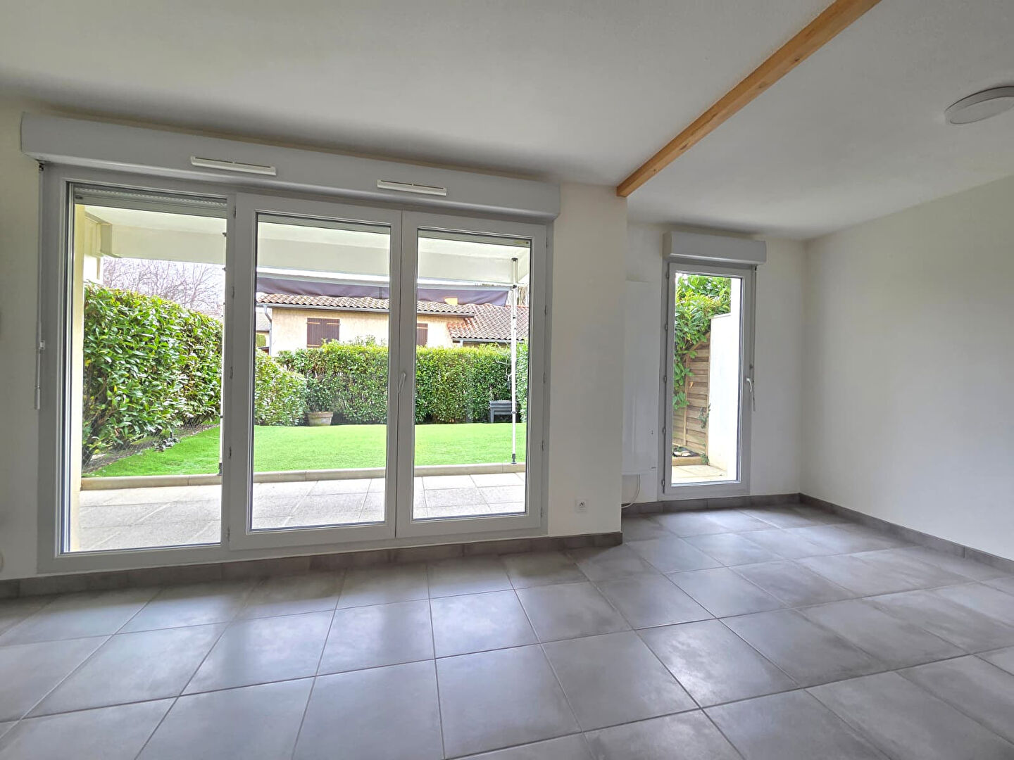 Grand T1 avec jardin terrasse et garage - Clé en main 