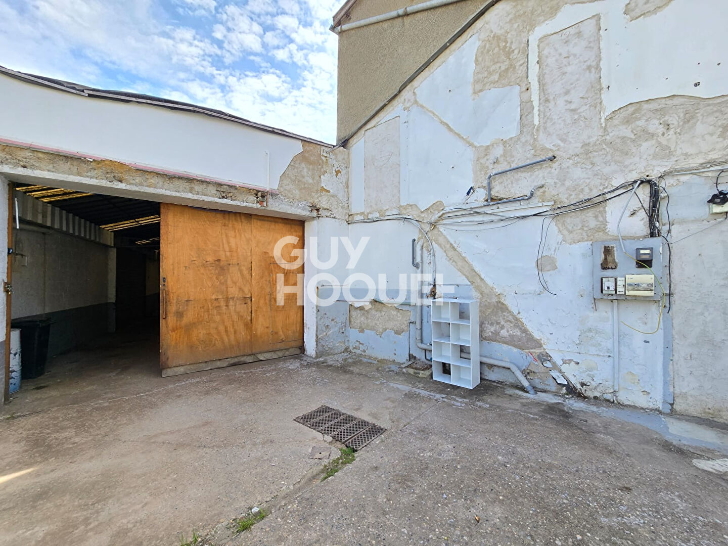 EN EXCLUSIVITÉ  - LOCAL D'ACTIVTIE RARE À RILLIEUX-VILLAGE