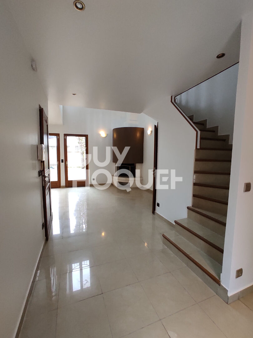 Maison a louer clamart - 3 pièce(s) - 68.94 m2 - Surfyn