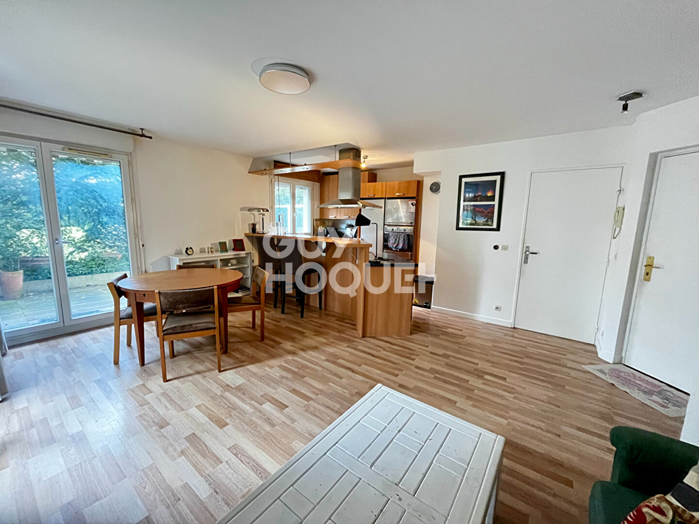 CHARMANT 2 PIECES MEUBLÉ AVEC TERRASSE