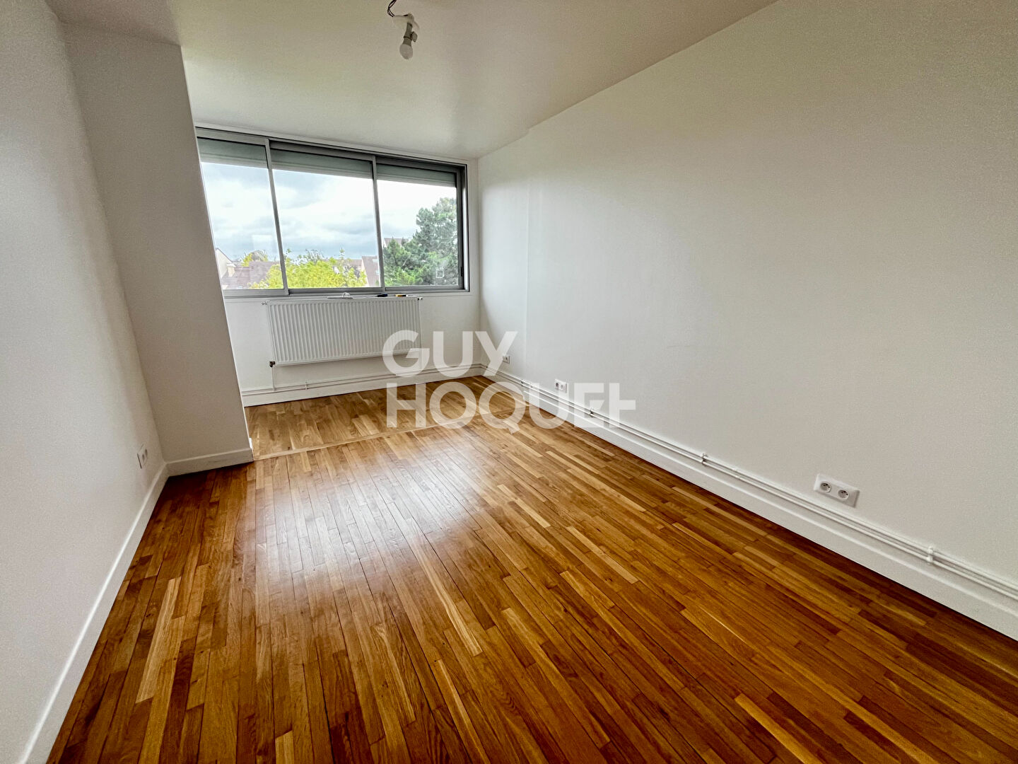 SUPERBE T4 A LOUER ENTIEREMENT REFAIT