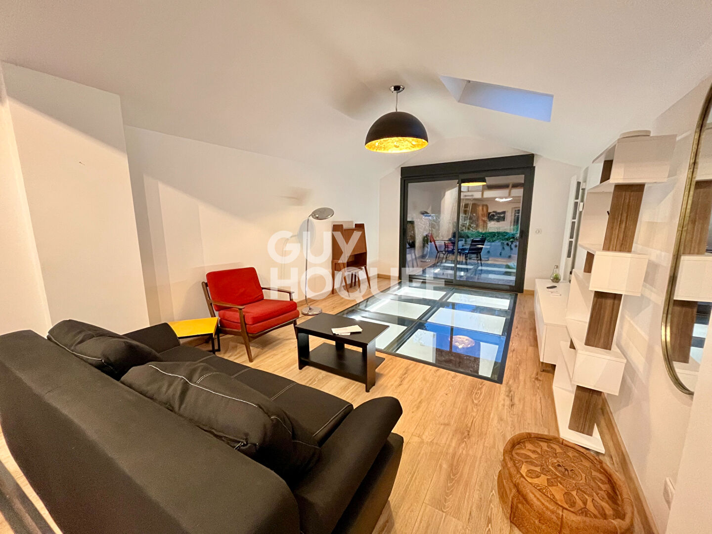 MAGNIFIQUE DUPLEX MEUBLÉ