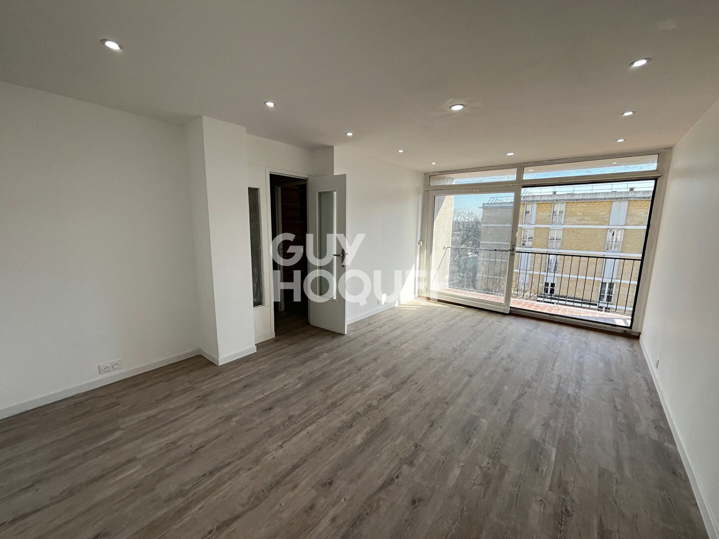 MAGNIFIQUE 4 PIÈCES ENTIEREMENT REFAIT À LOUER