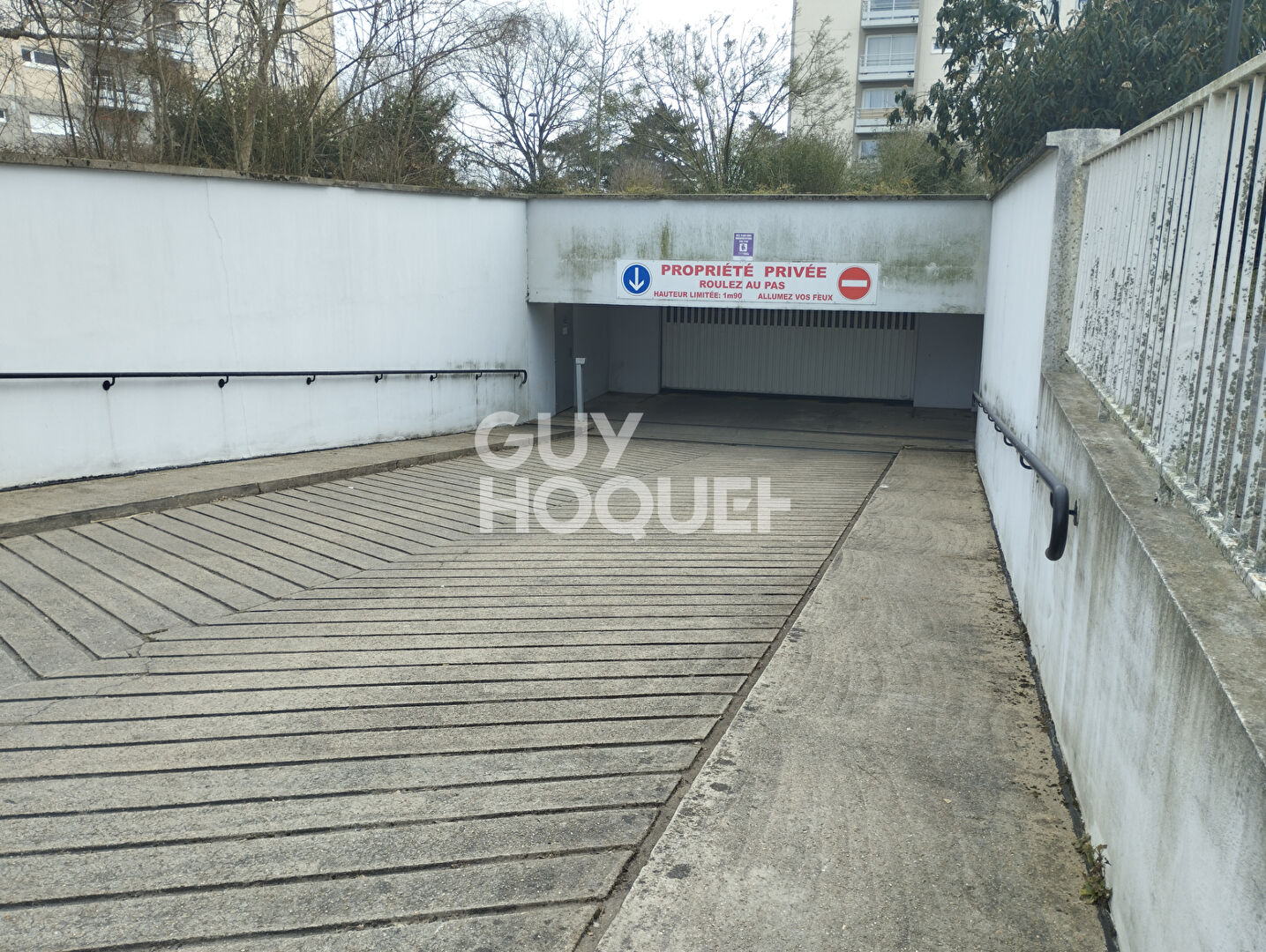 PLACE DE PARKING EN SOUS-SOL