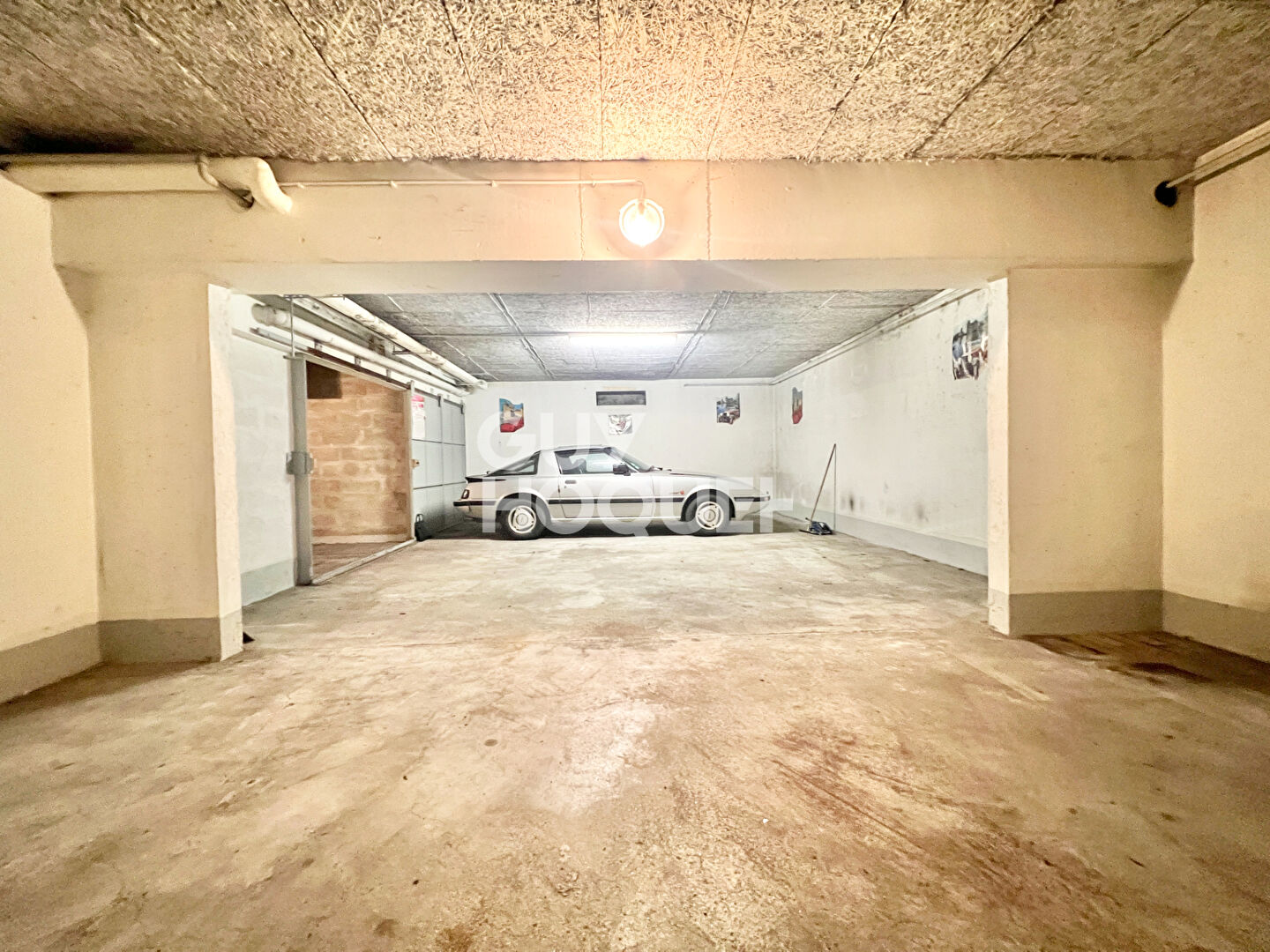 Box XXL en sous-sol avec accès sécurisé