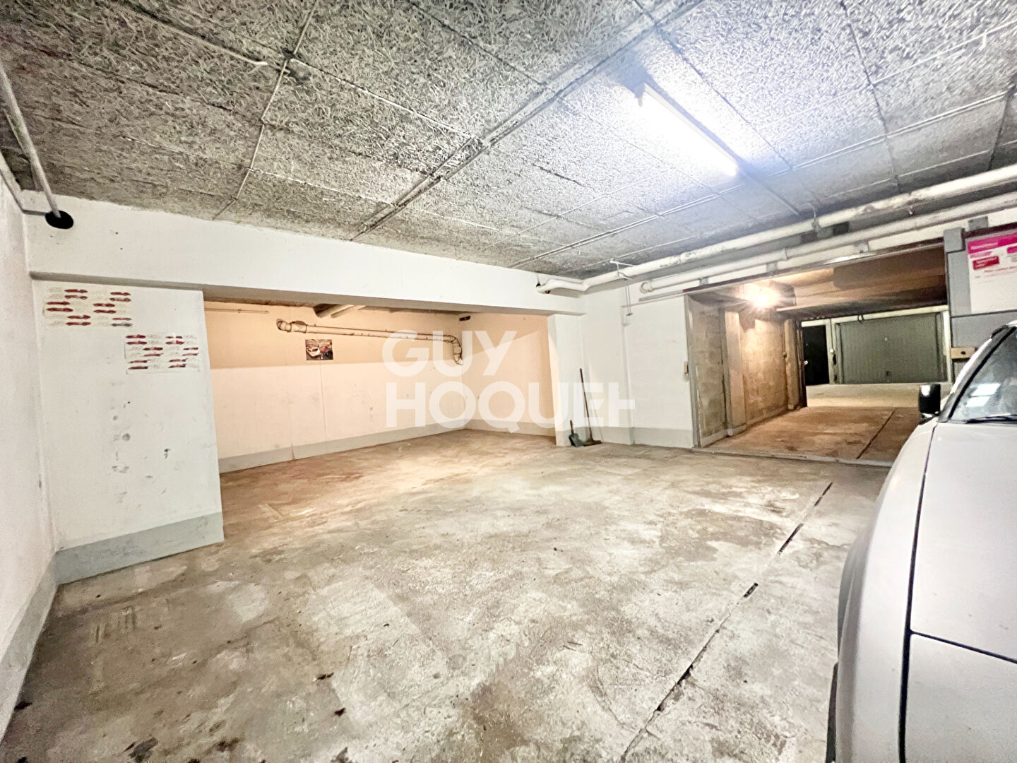 Box XXL en sous-sol avec accès sécurisé