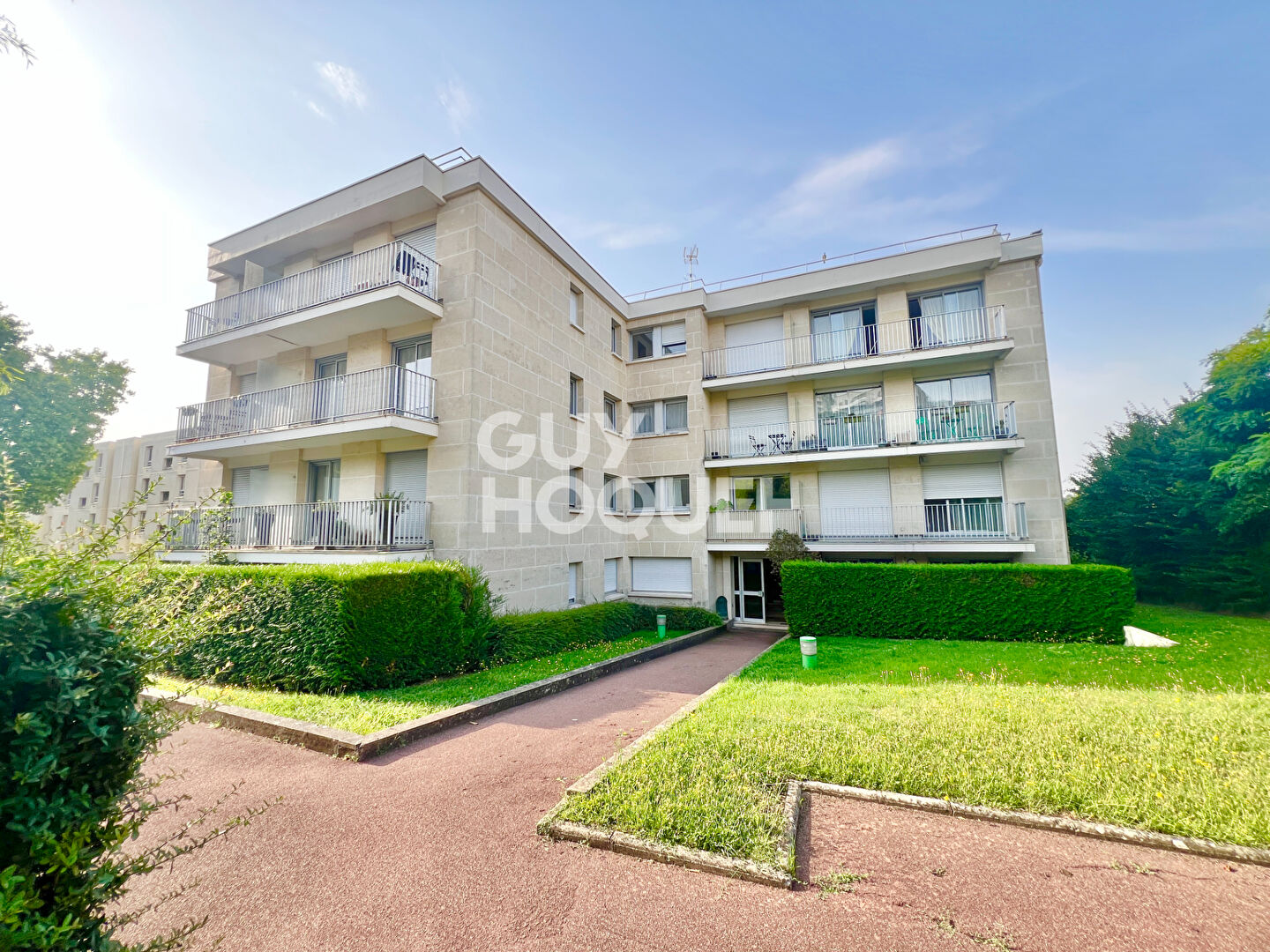 Box XXL en sous-sol avec accès sécurisé