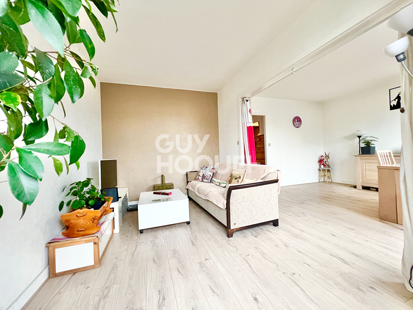 CENTRE-VILLE //APPARTEMENT 4 PIÈCES AU CALME