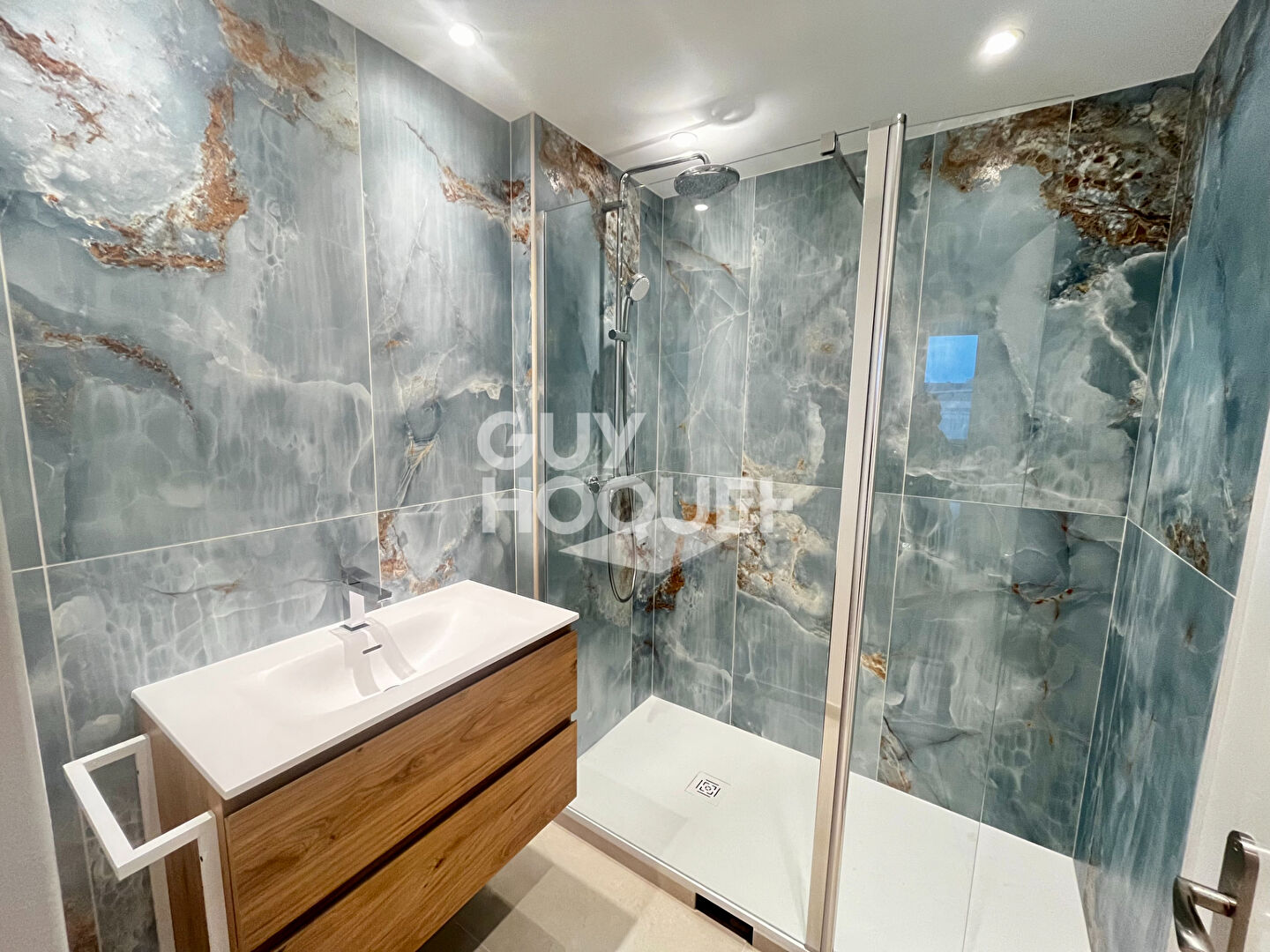 DANS UN APPARTEMENT DE STANDING - CHAMBRES A LOUER EN COLOCATION