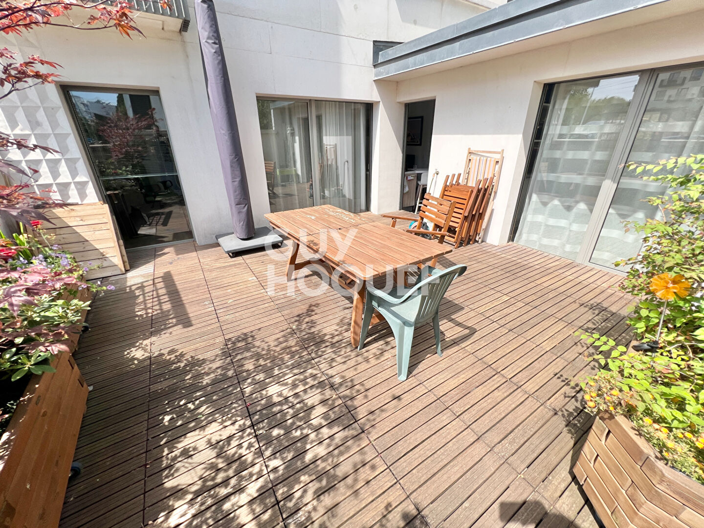 COUP DE COEUR ASSURE ! BEAU F3 AVEC TERRASSE MEUBLE