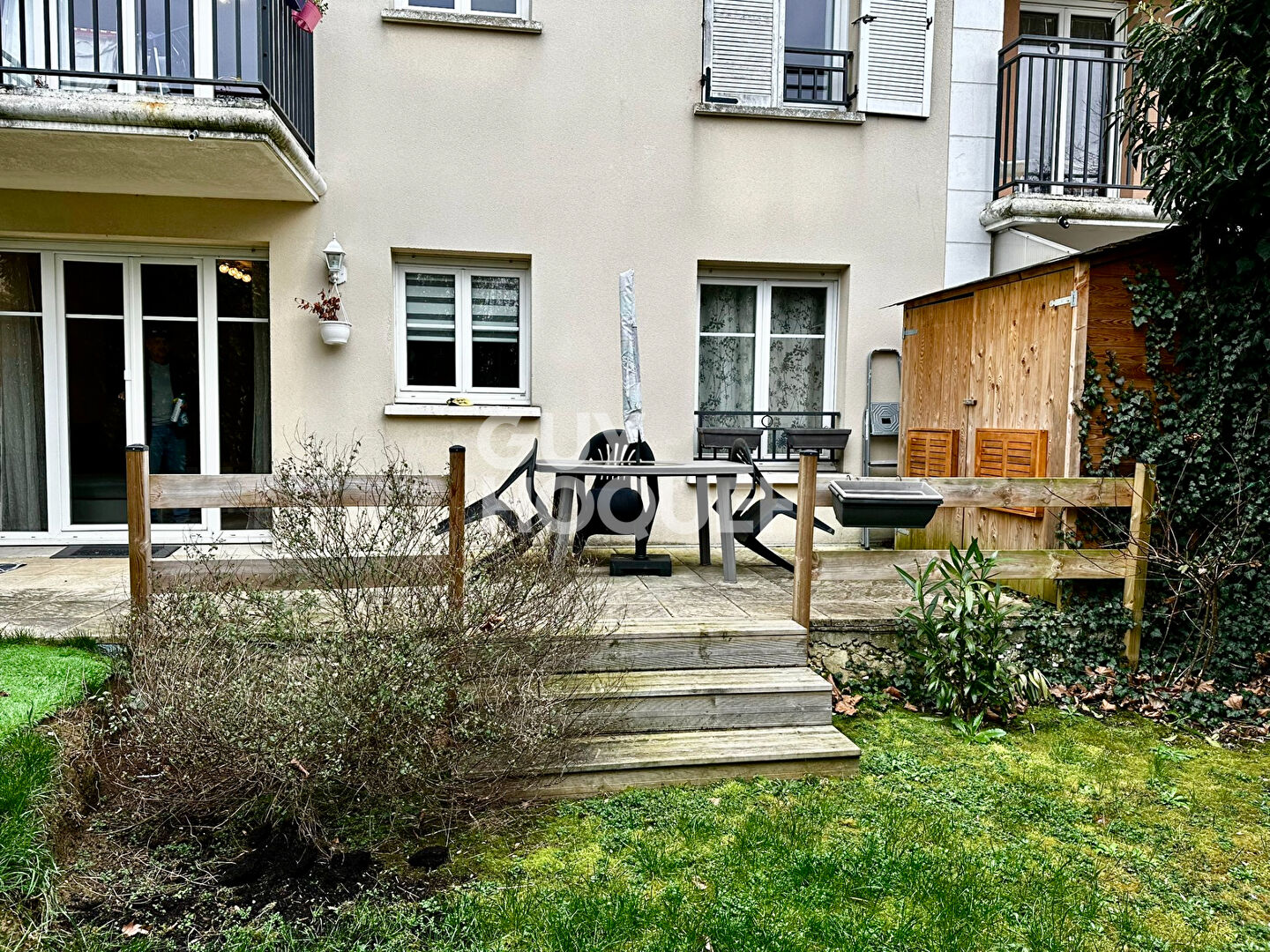 MAGNIFIQUE T2 MEUBLÉ AVEC JARDIN