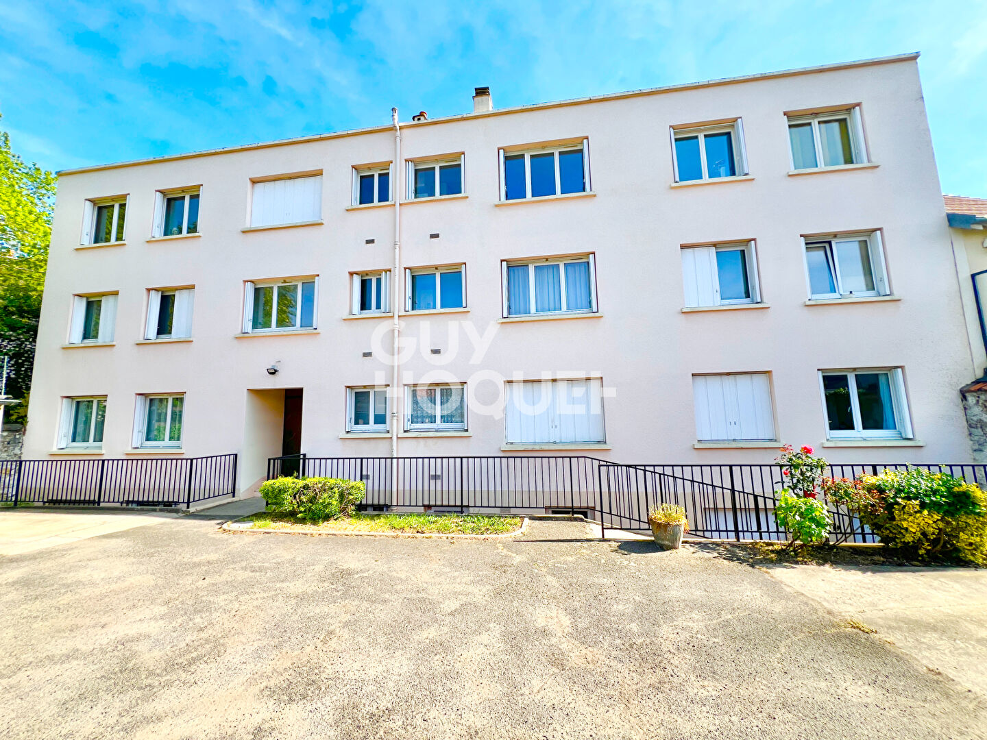 LOCAL CENTRE-VILLE DE  MASSY 36,55 m²