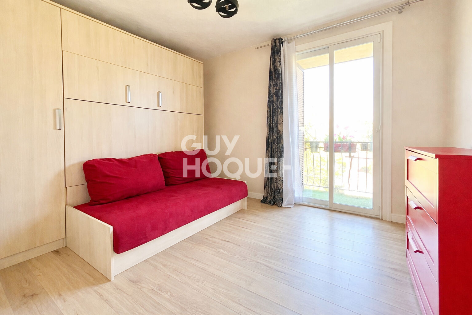 DUPLEX 5 pièces à vendre à Antony - 87 m² avec garage double, cave, balcon et jardinet.