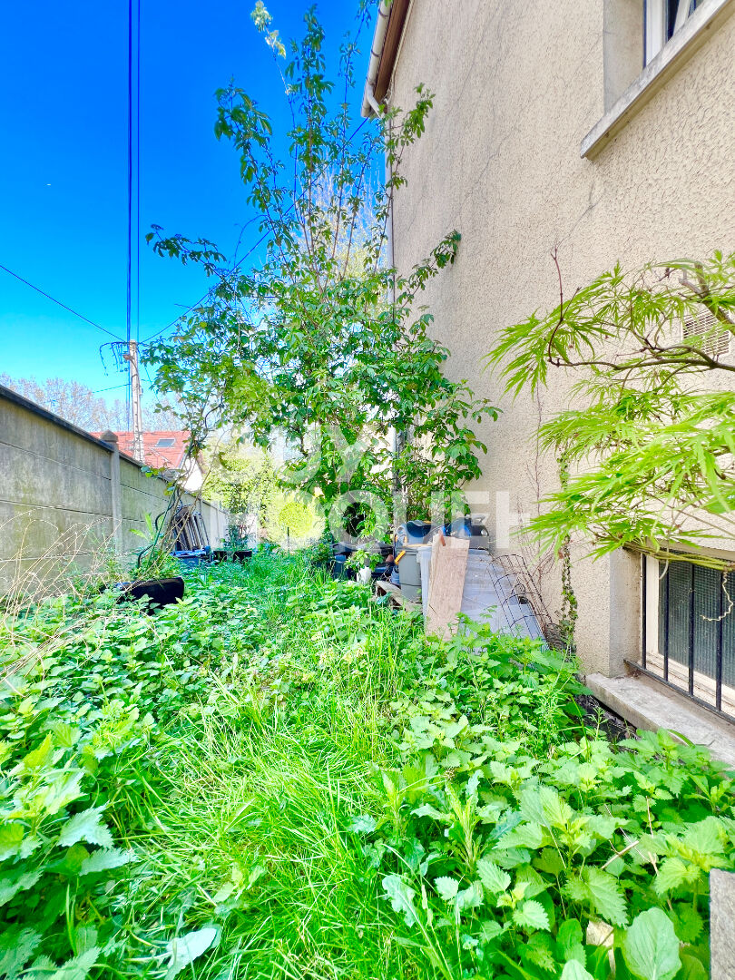DUPLEX 5 pièces à vendre à Antony - 87 m² avec garage double, cave, balcon et jardinet.