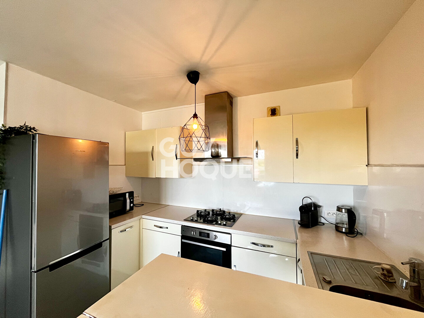 MAGNIFIQUE T2 MEUBLÉ À LOUER