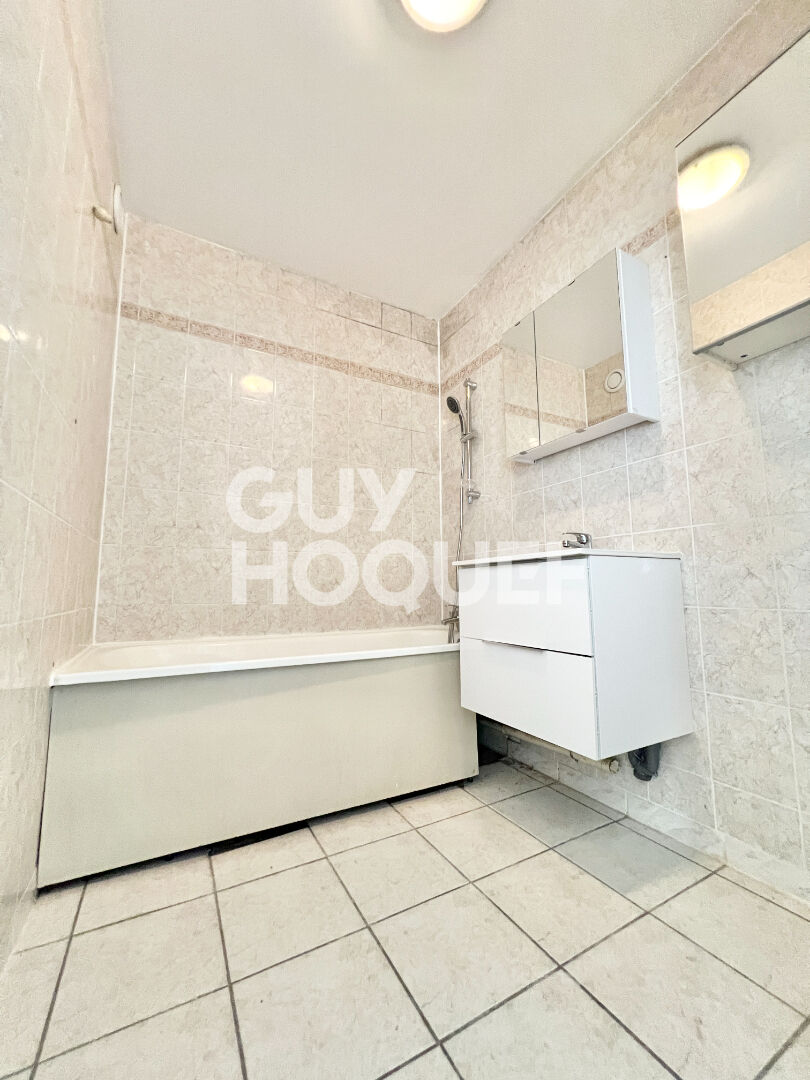 Appartement 3 pièces à vendre à Massy - Vieux Massy, dernier étage avec balcon