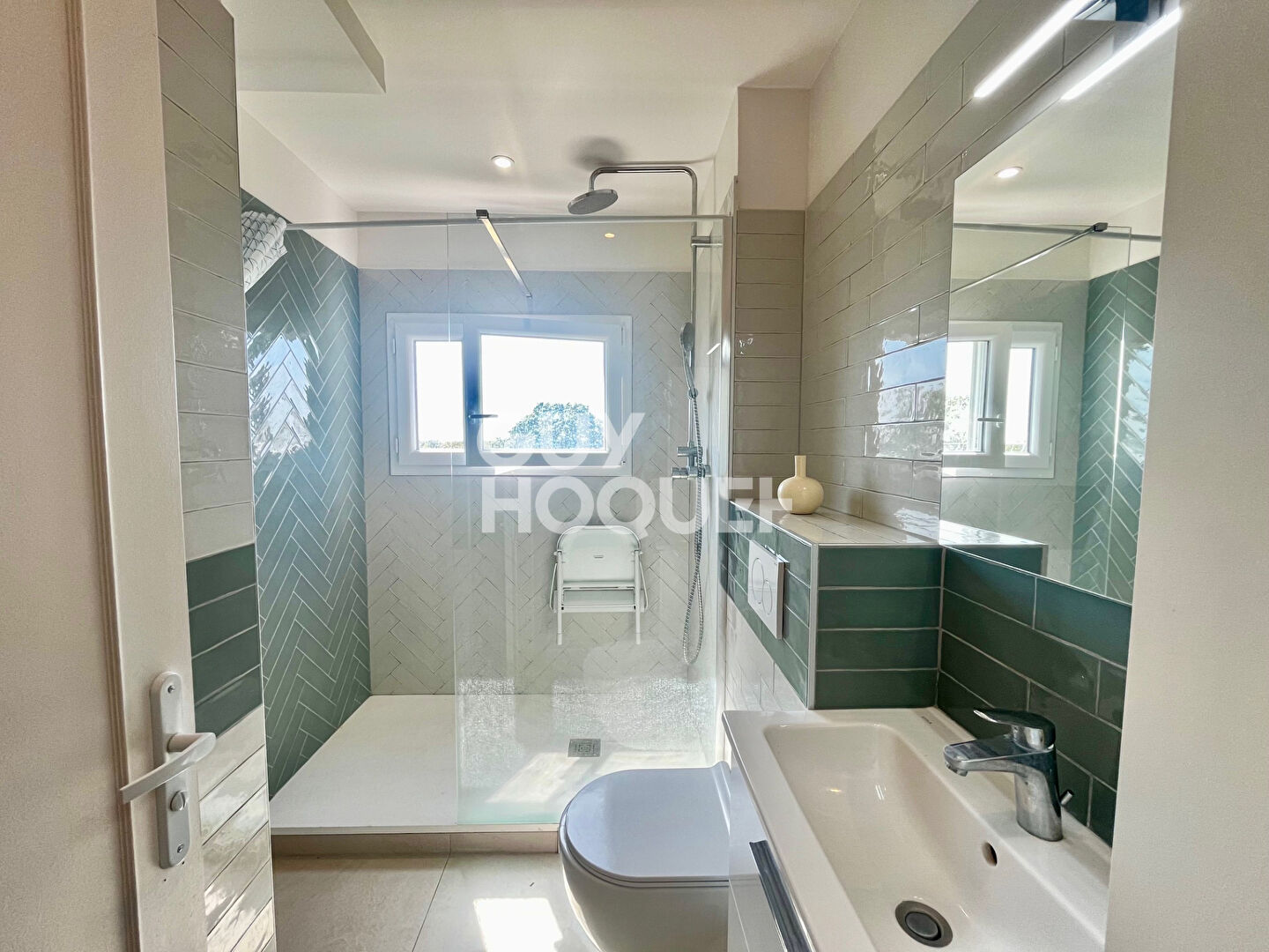 SUPERBE T2 DE 46M2 MEUBLE