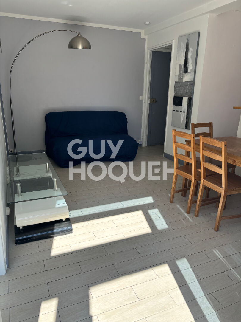 2 PIECES DERNIER ETAGE PROCHE METRO/PORTE DE VERSAILLES