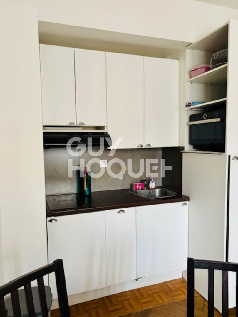 STUDIO MEUBLE PROCHE METRO-GARE-COMMERCES