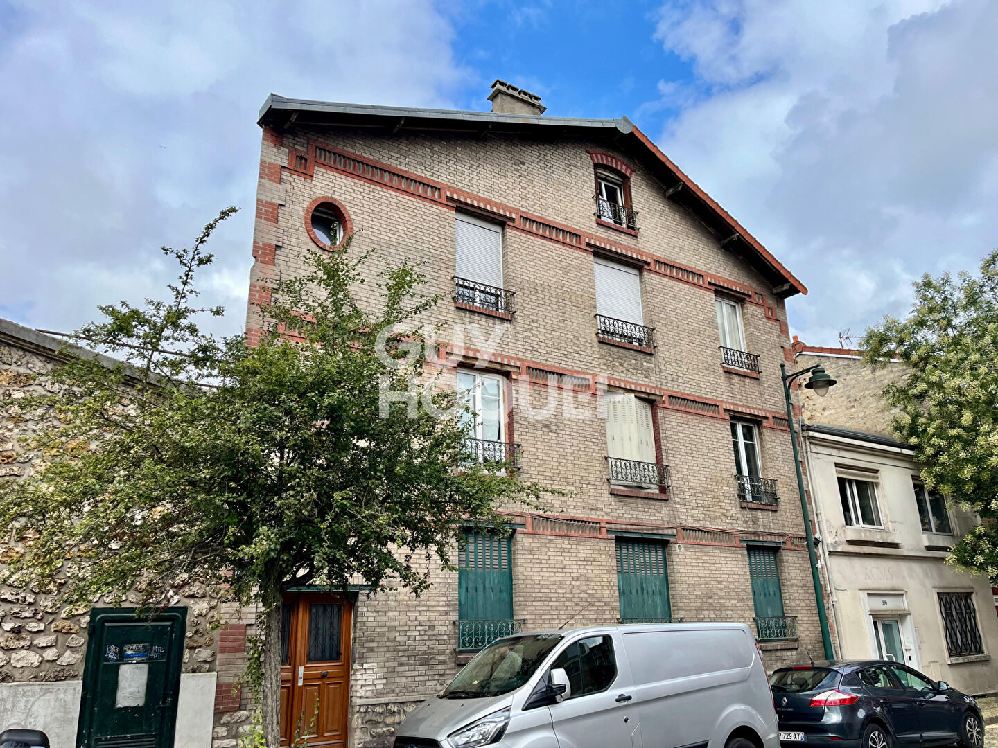 Dernier étage - 2 pièces plein de charme avec balcon à Malakoff