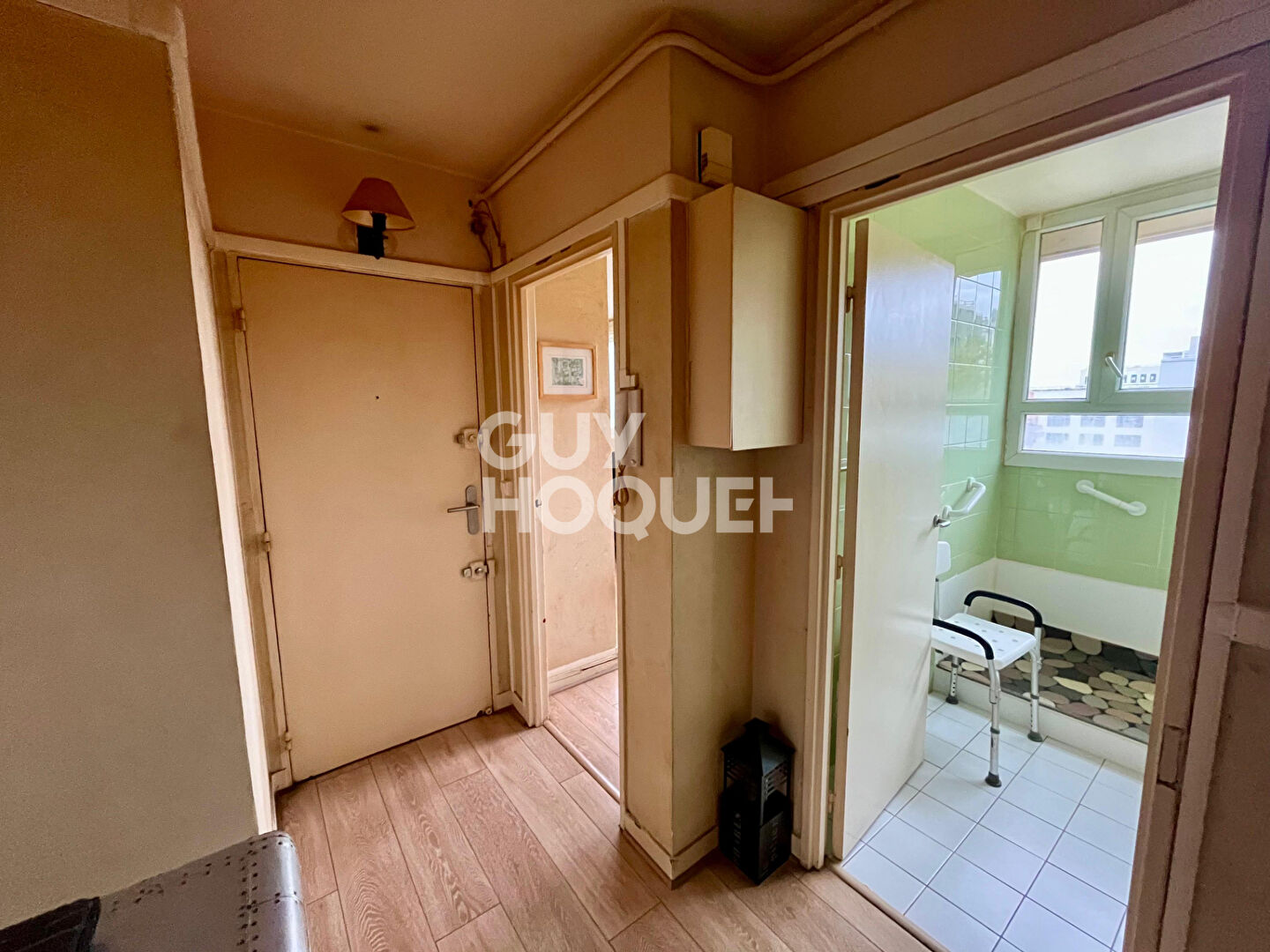 A VENDRE : 4 PIECES - 3 CHAMBRES - T6, BUS METROS 13 et 15 !