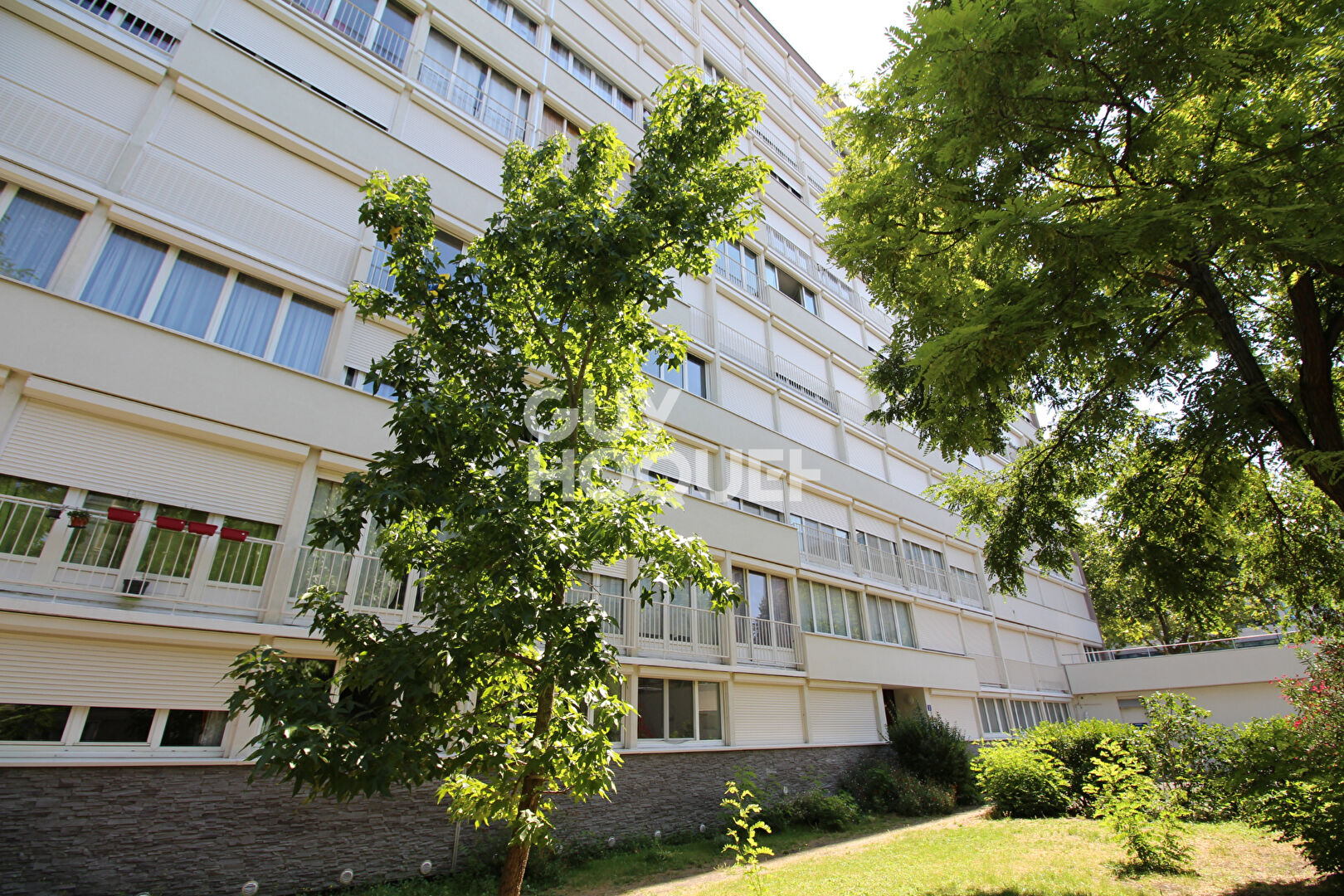 A VENDRE : 4 PIECES - 3 CHAMBRES - T6, BUS METROS 13 et 15 !