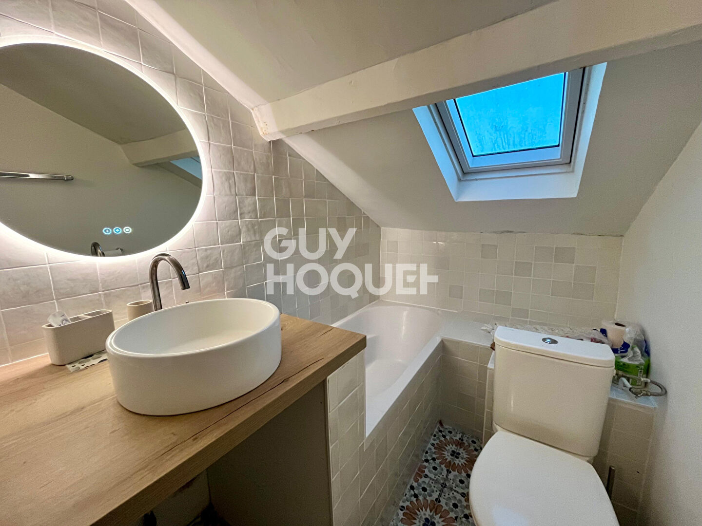 2 pièces - Dernier étage - Charme et Confort !