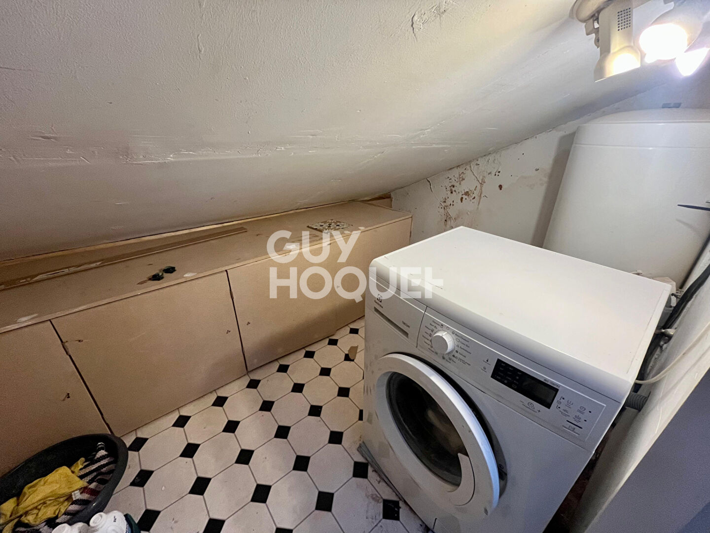 2 pièces - Dernier étage - Charme et Confort !