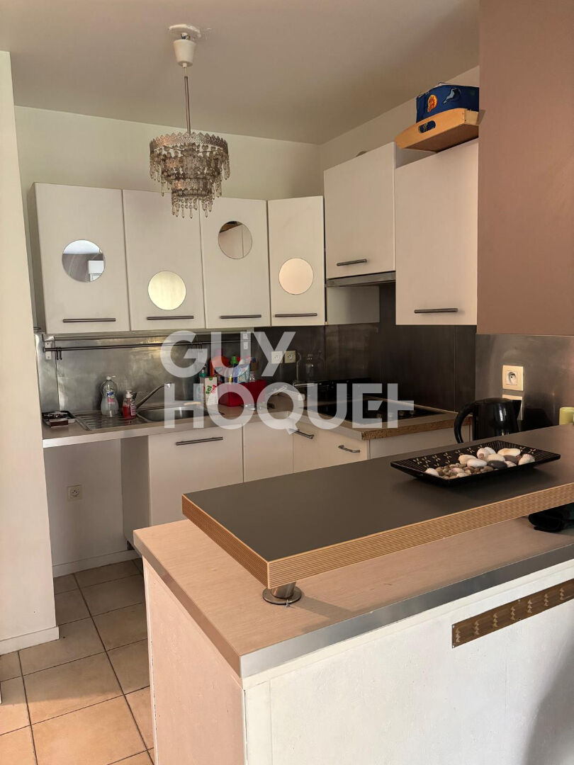 REZ-DE-JARDIN 250 m² - 15 minute RER C