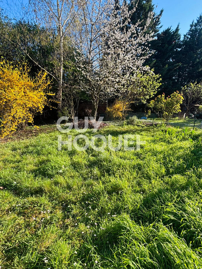 REZ-DE-JARDIN 250 m² - 15 minute RER C