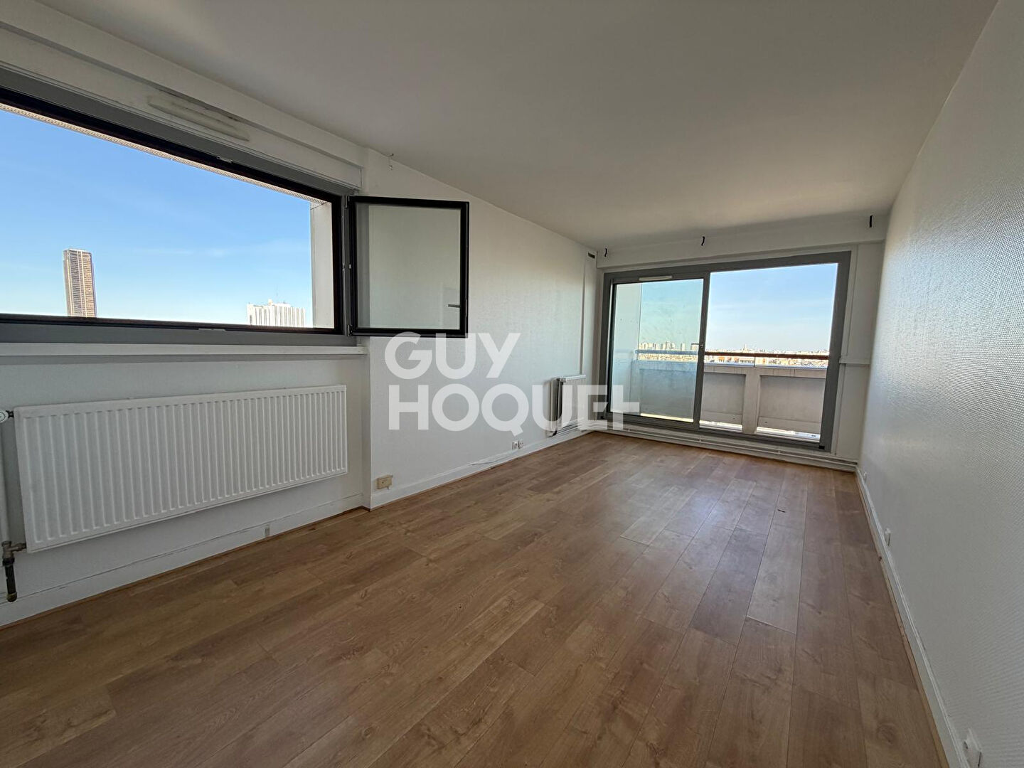PARIS 15e - 2 PIÈCES 44,33 m² - BALCON - VUE DÉGAGÉE
