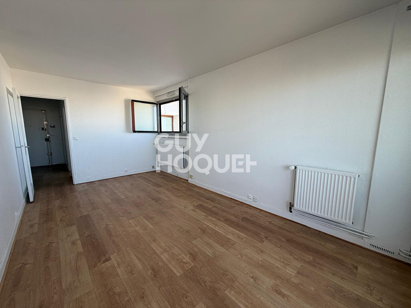 PARIS 15e - 2 PIÈCES 44,33 m² - BALCON - VUE DÉGAGÉE