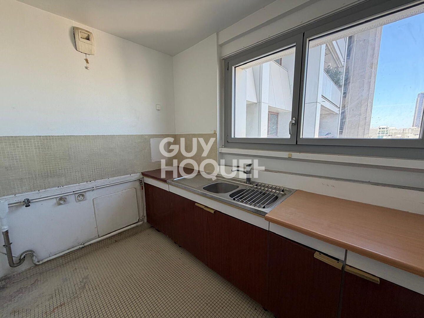 PARIS 15e - 2 PIÈCES 44,33 m² - BALCON - VUE DÉGAGÉE