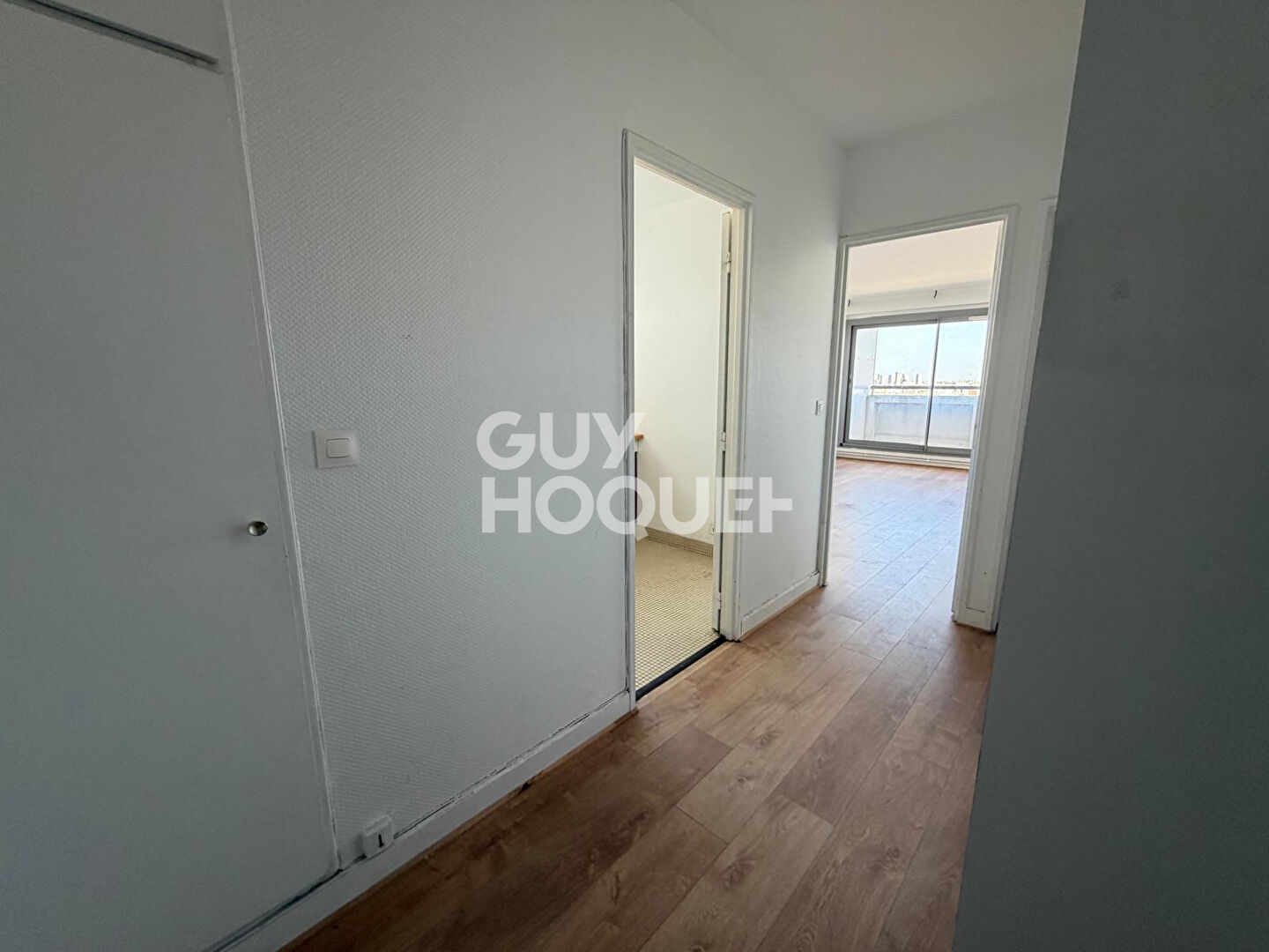 PARIS 15e - 2 PIÈCES 44,33 m² - BALCON - VUE DÉGAGÉE