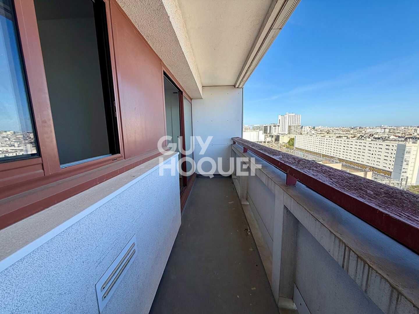 PARIS 15e - 2 PIÈCES 44,33 m² - BALCON - VUE DÉGAGÉE