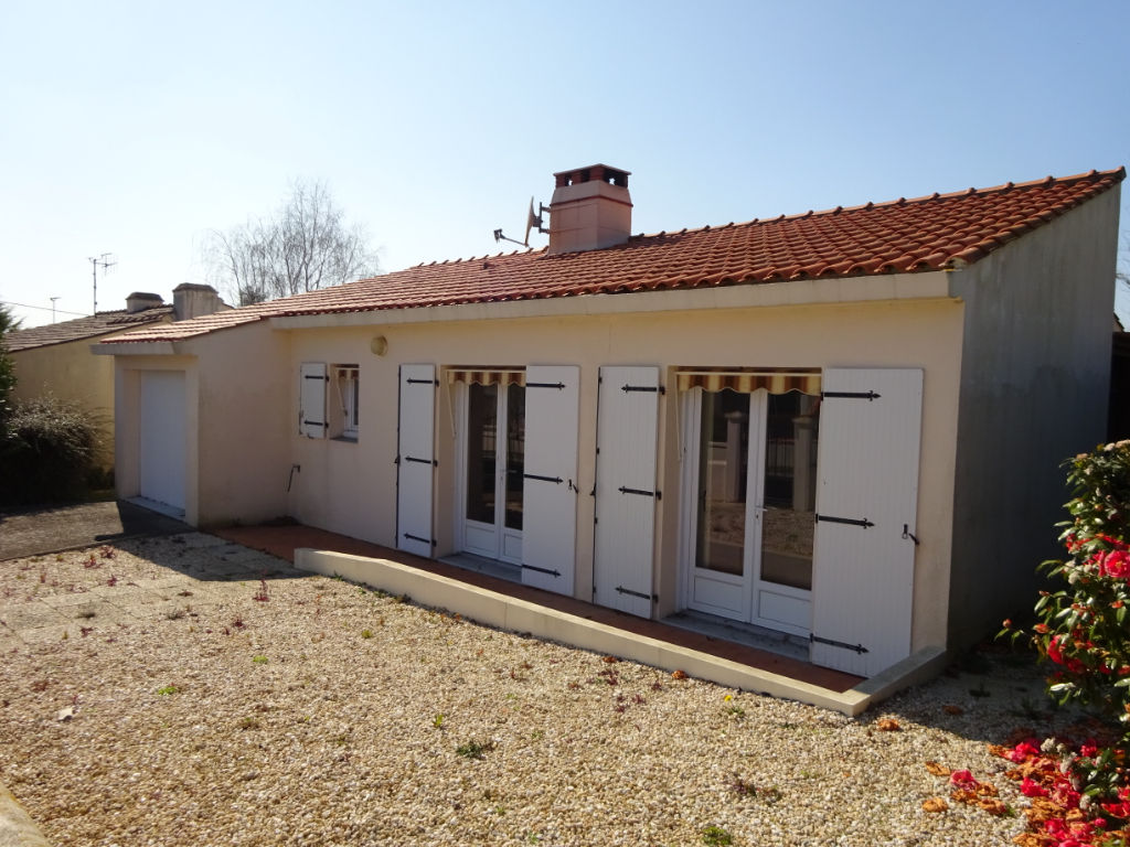 Maison d'une surface habitable de 61,67 m² à vendre à APREMONT (85220).