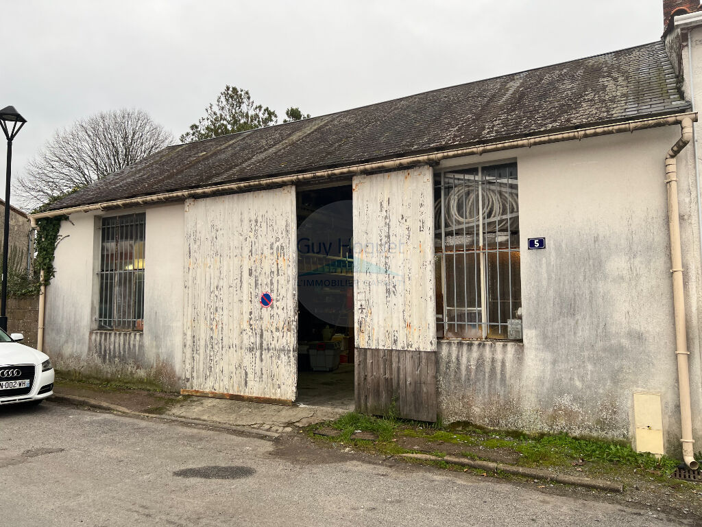 Bâtiment aménageable en habitation - hyper centre d'Aizenay