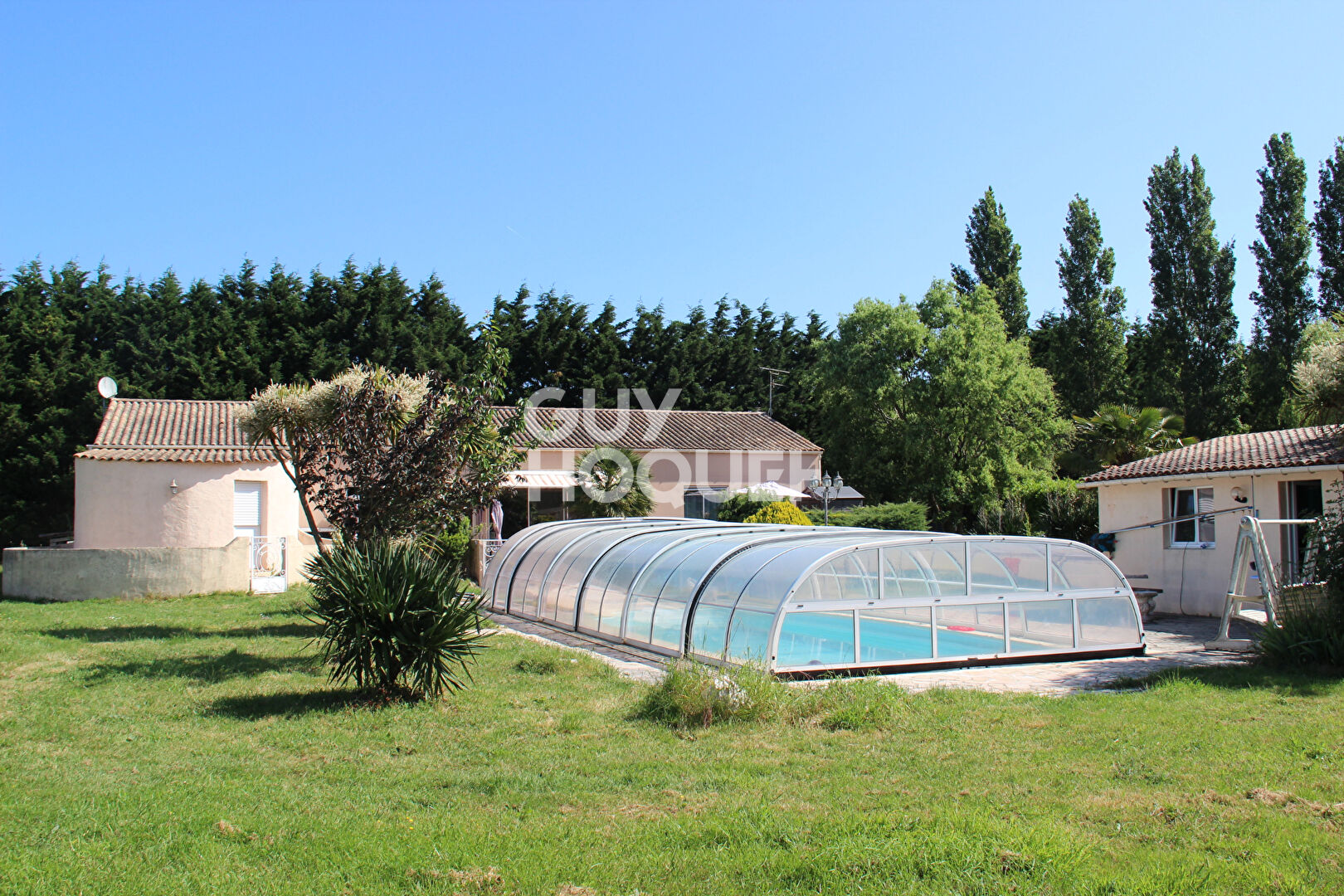 Charmante propriété avec beaucoup de potentiel  2.7 hectares de terrain