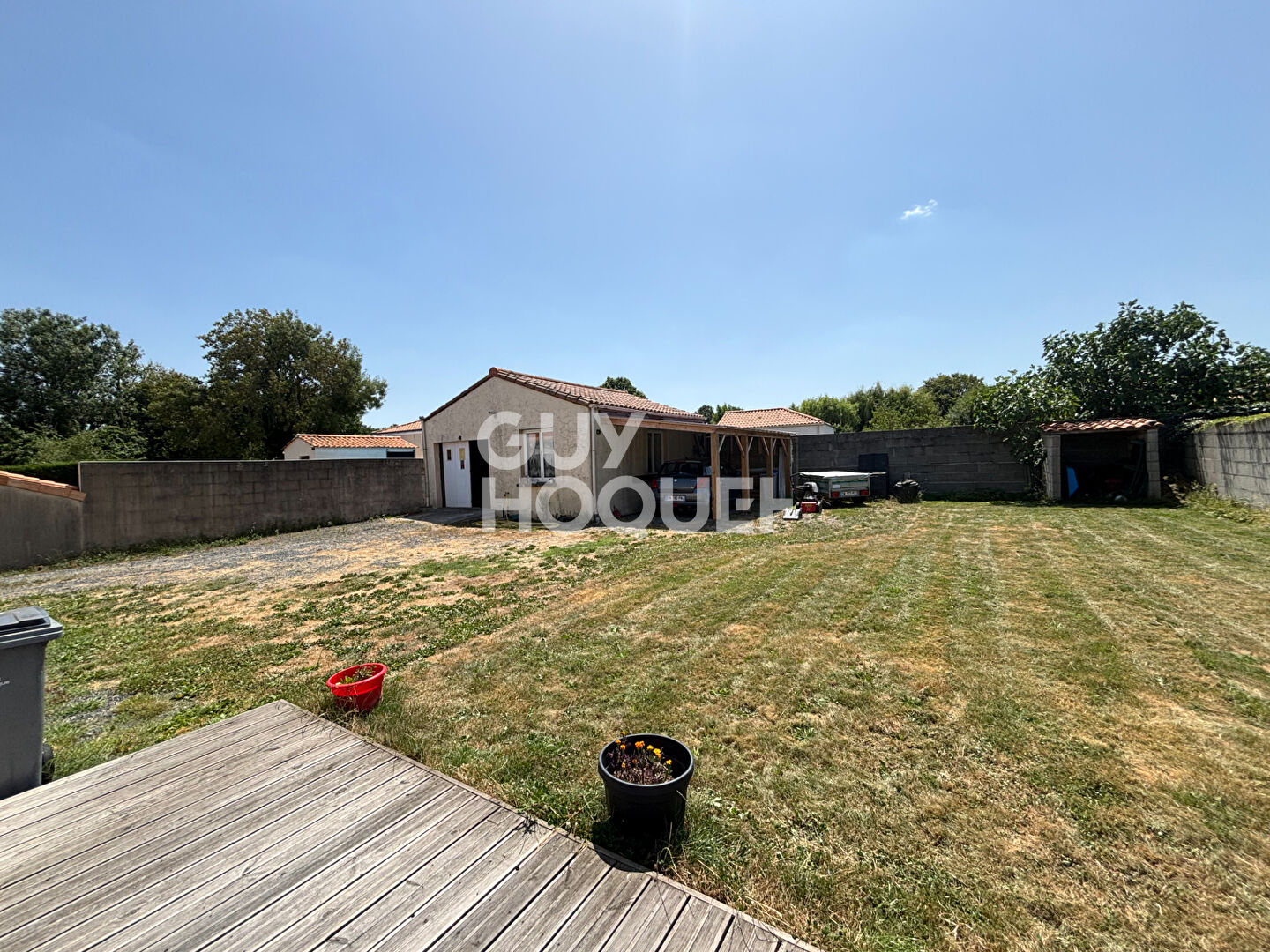 Maison spacieuse à vendre à Legé avec  jardin