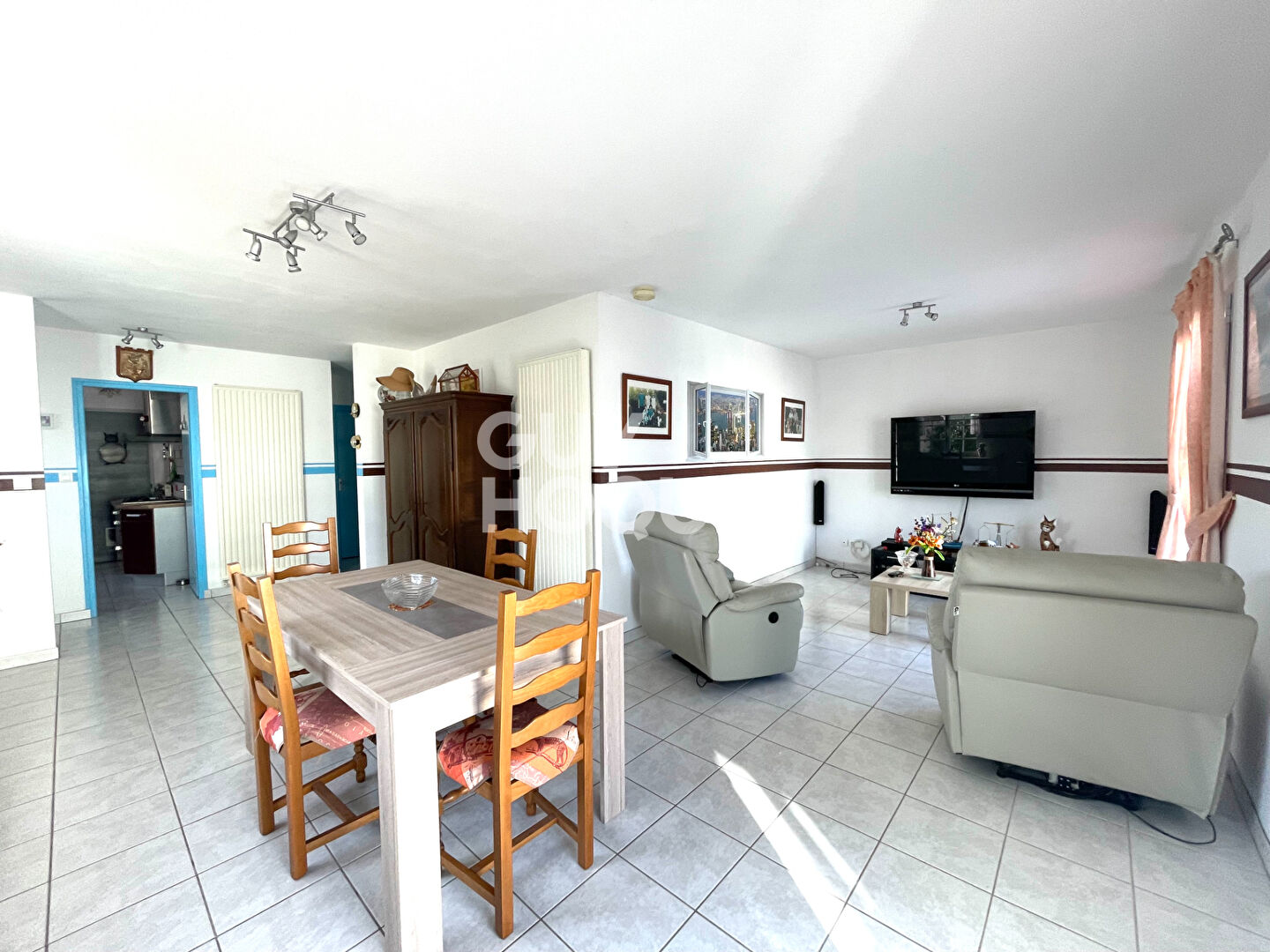 Maison T4 de 93 m²  hab. avec piscine