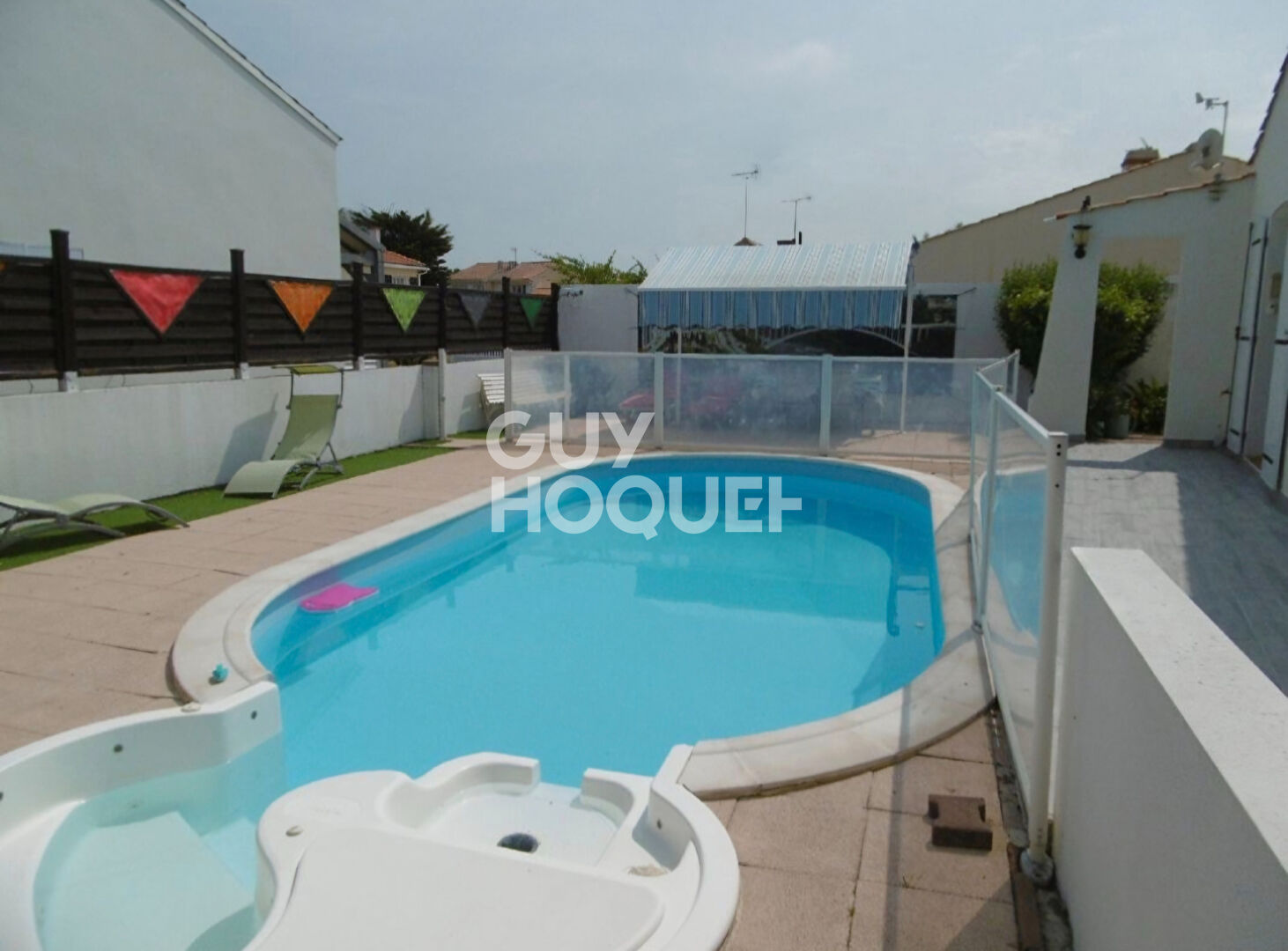 Maison T4 de 93 m²  hab. avec piscine