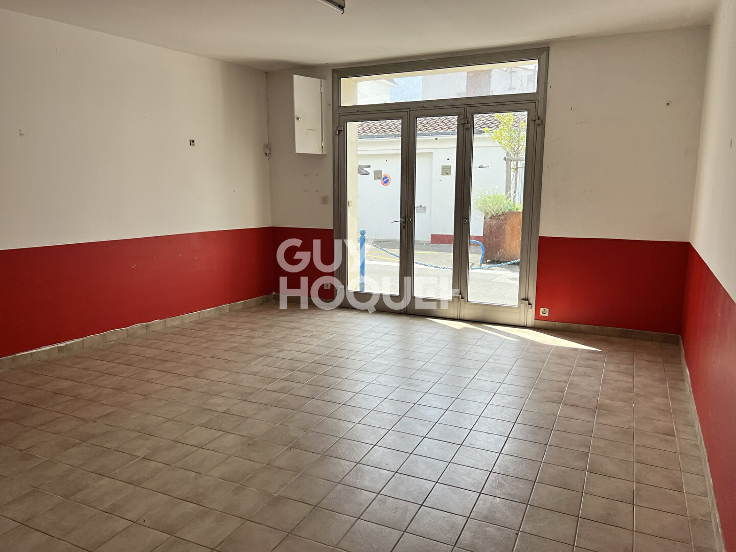 MURS COMMERCIAUX EN PLEIN CENTRE DE SAINT-HILAIRE-DE-RIEZ