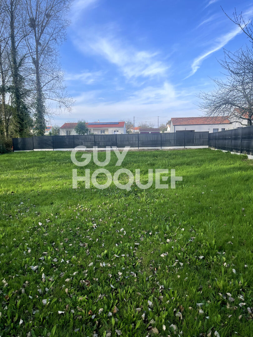 Terrain à Bâtir de 745 m² à Commequiers