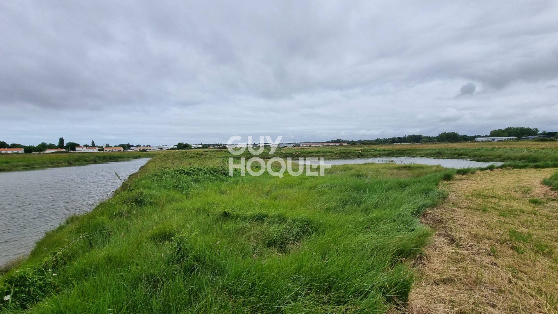 Terrain de loisirs à vendre : votre coin de paradis à Saint Hilaire de Riez !