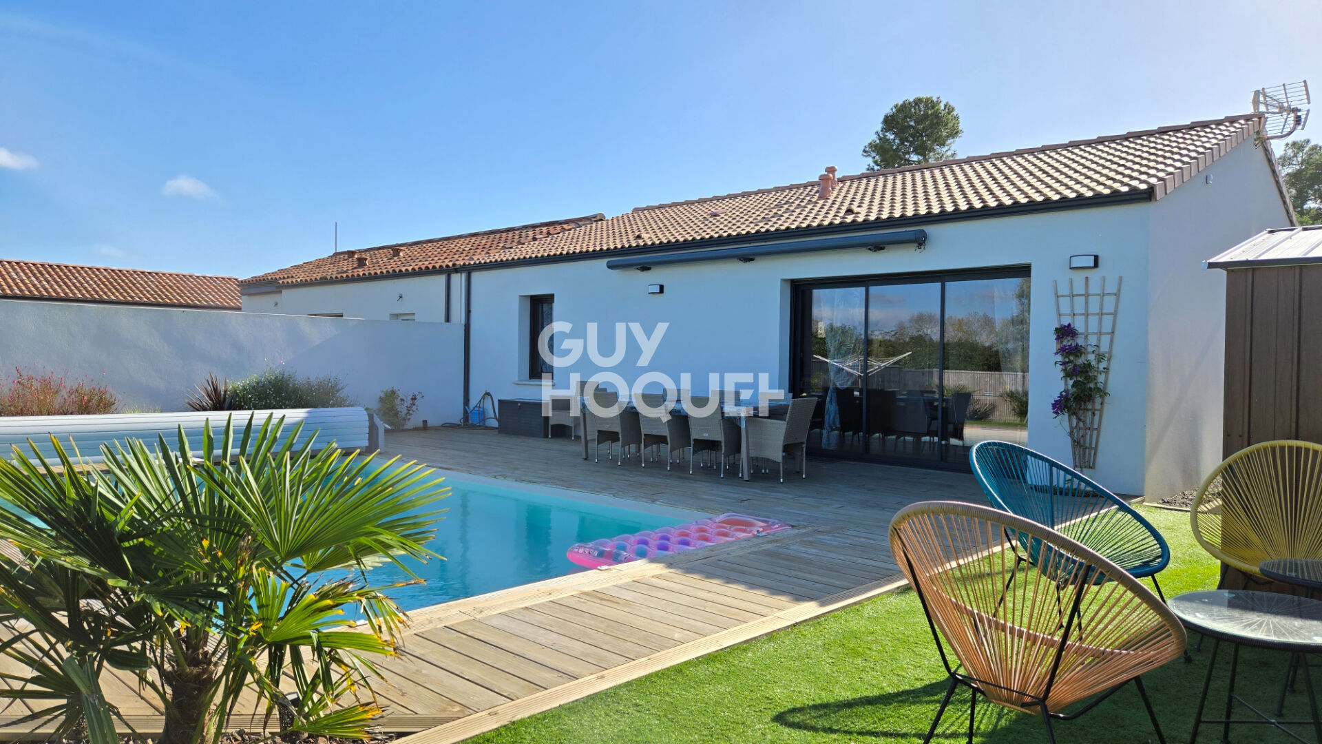 Maison neuve avec piscine !