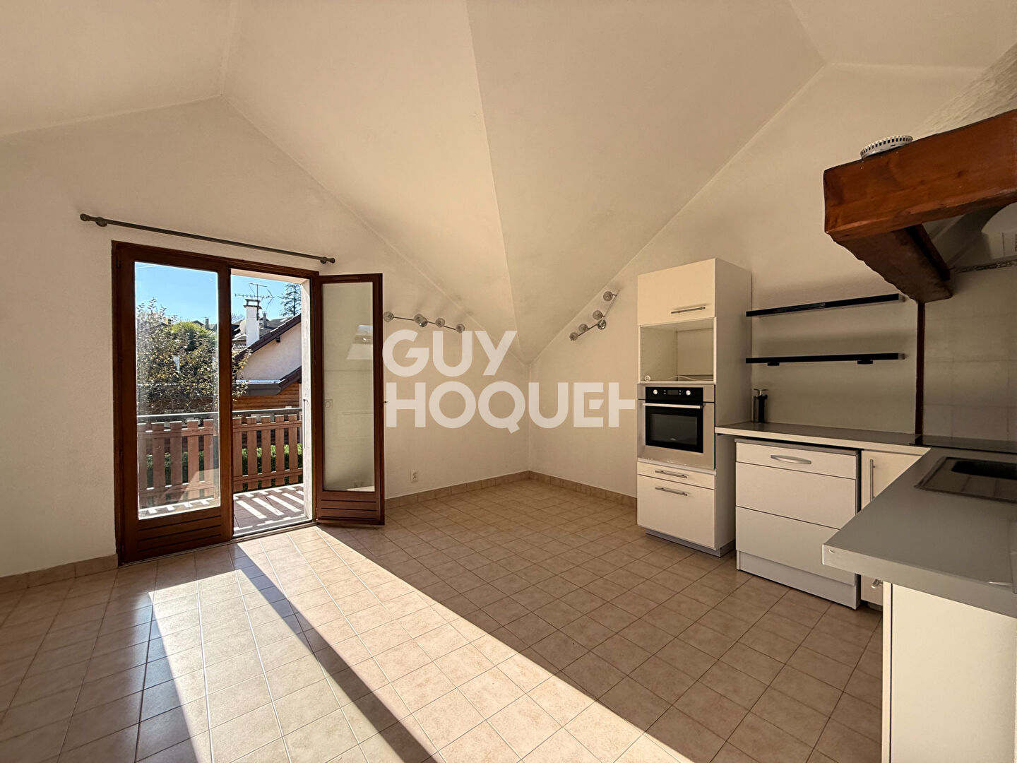 T3 Aix Les Bains stationnement, jardin, balcon