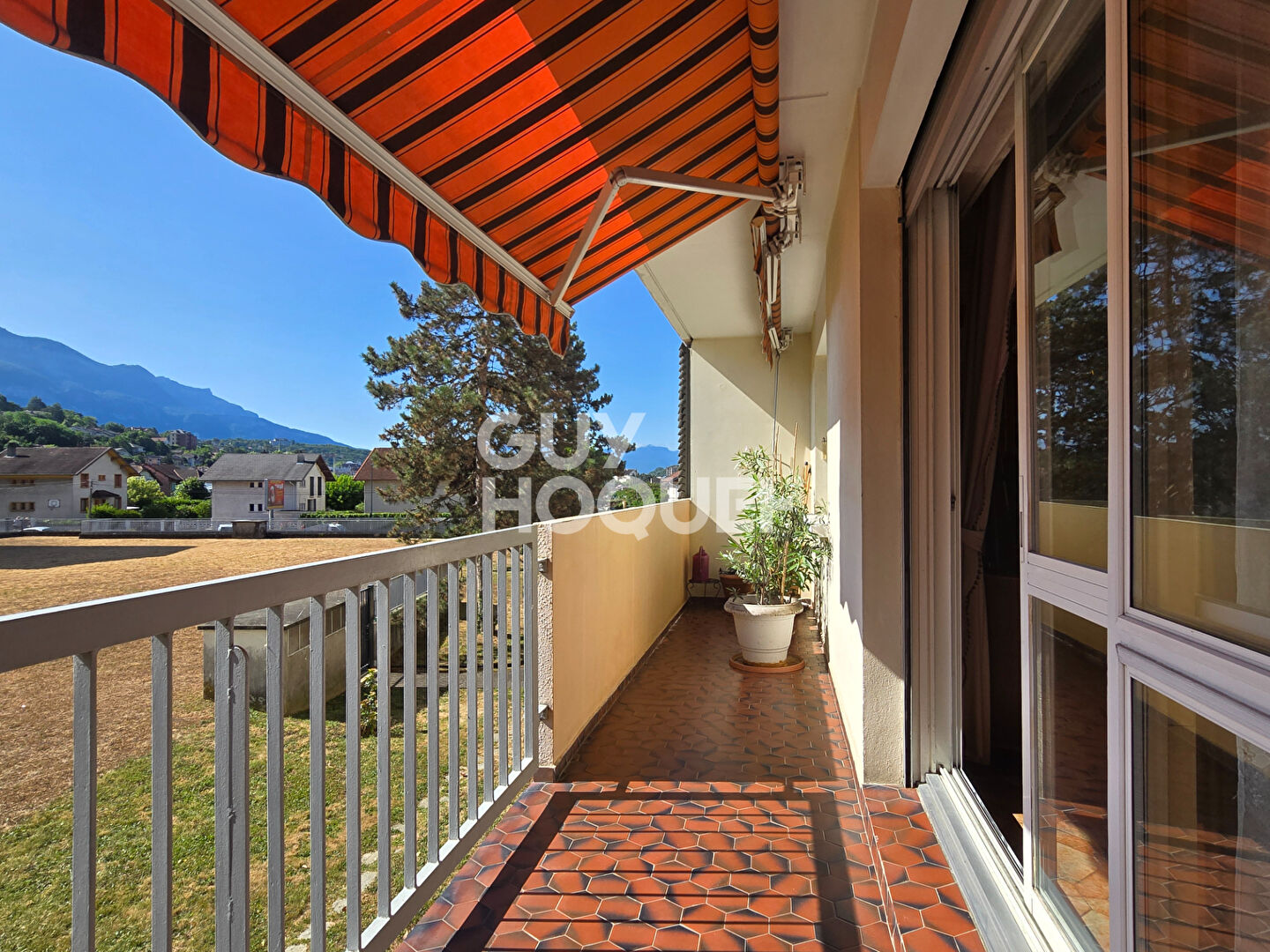 APPARTEMENT T4 - AVEC GARAGE ET CAVE - 82 m²
